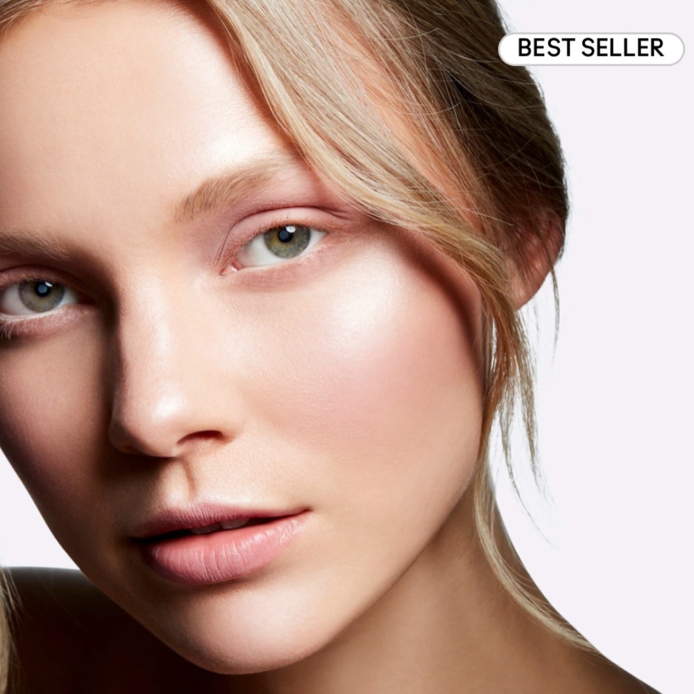 MAC !MOST COVETED! SPECIAL EDITION Mineralize Skinfinish - Picture 2 of 14